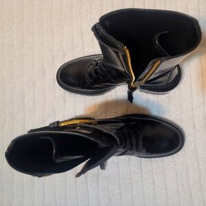 Frame Le Bedford Boots in Noir Black Side Zip And Buckles